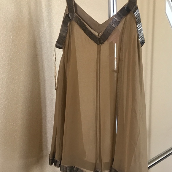 Sleeveless Top - Picture 4 of 5